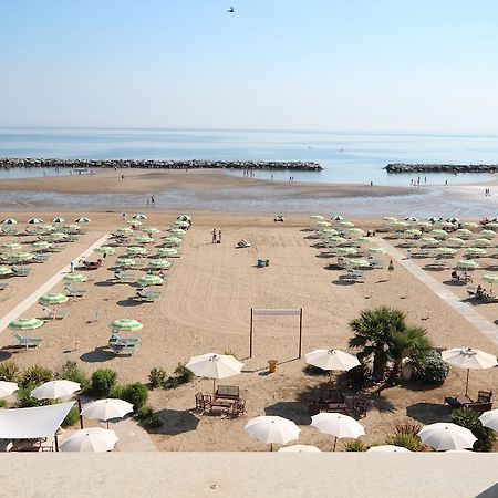 Hotel Belvedere Spiaggia Rimini Eksteriør billede