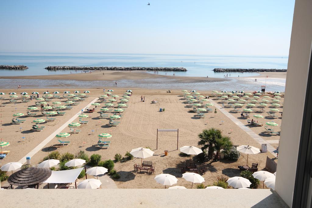 Hotel Belvedere Spiaggia Rimini Eksteriør billede